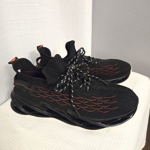 Elovel Stretch Mesh Sneakers Sz 45 Athletic Shoe Slip On Ripples